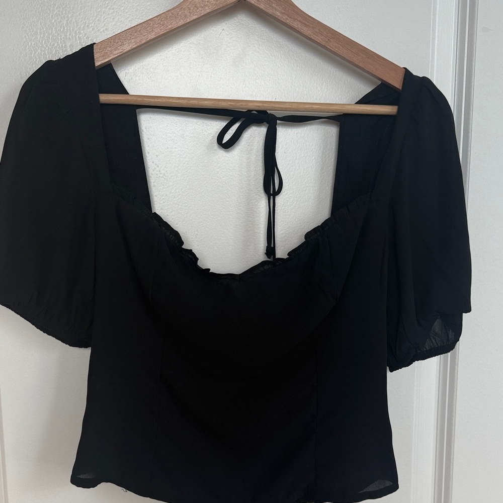 Abercrombie & Fitch Black blouse, form fitted botice,  puff sleeves sz small